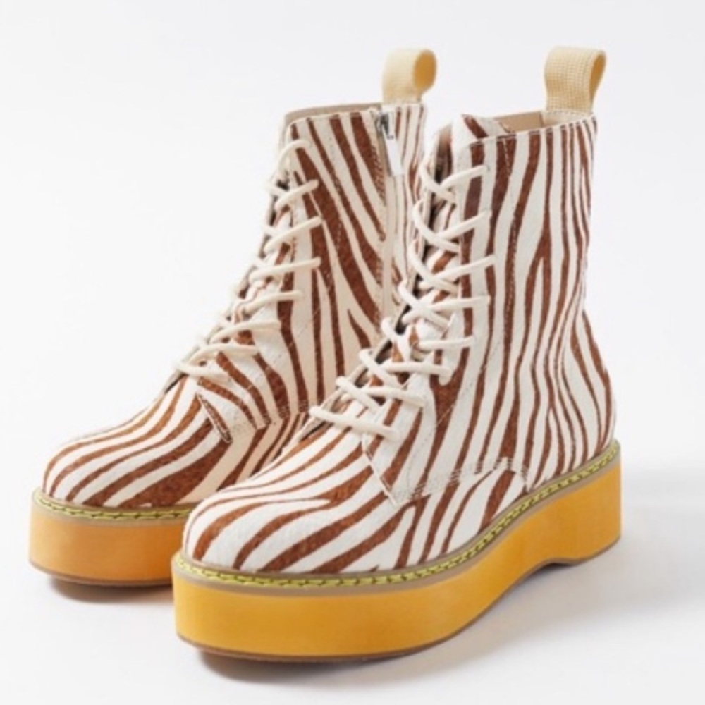 Urban Outfitters UO Gemma Utility Boot Zebra Print Sz 9